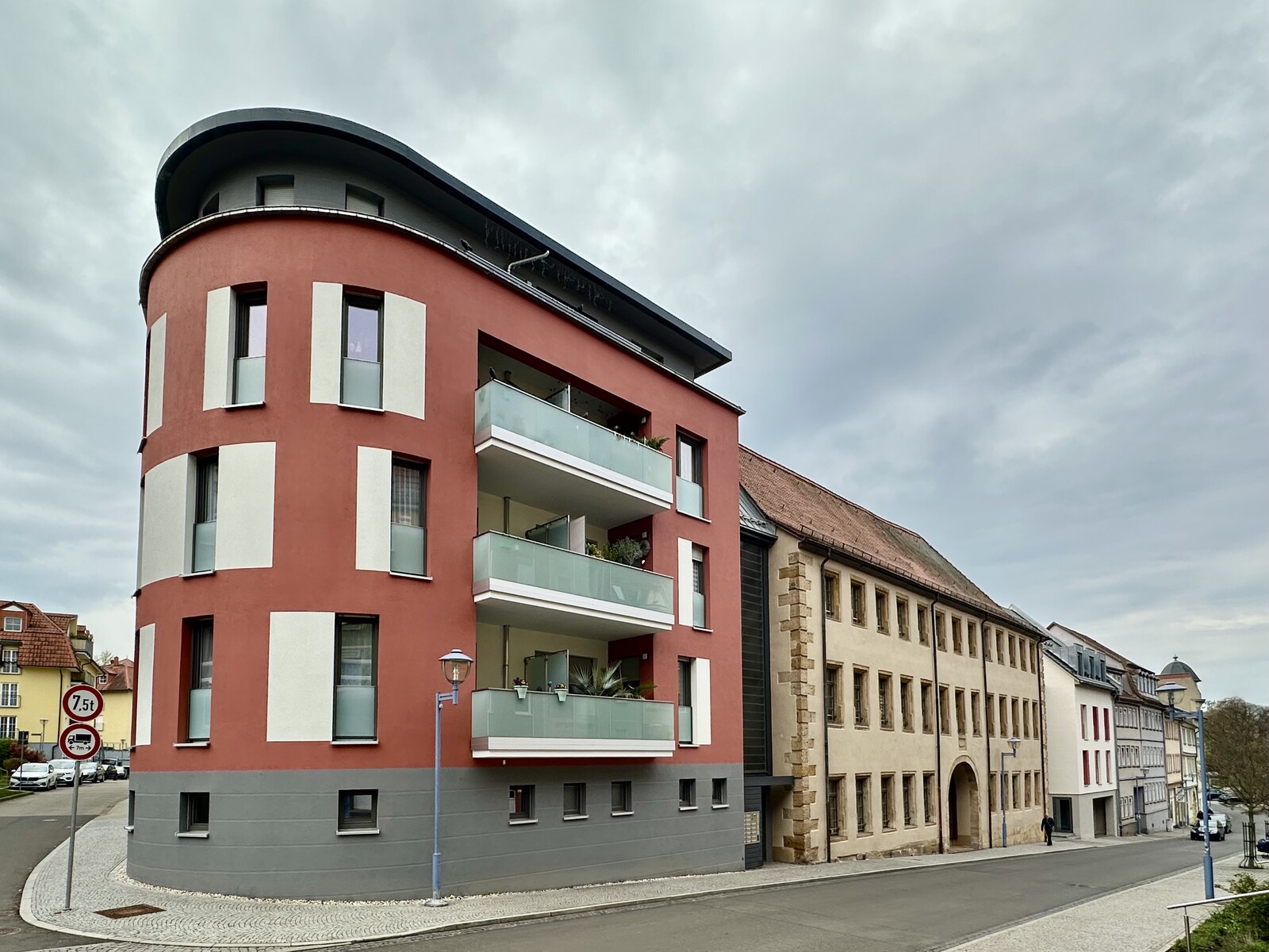 Fassadenansicht nach Neubau und Sanierung, © ProjektStadt